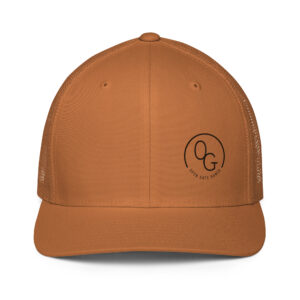 Closed-back trucker cap